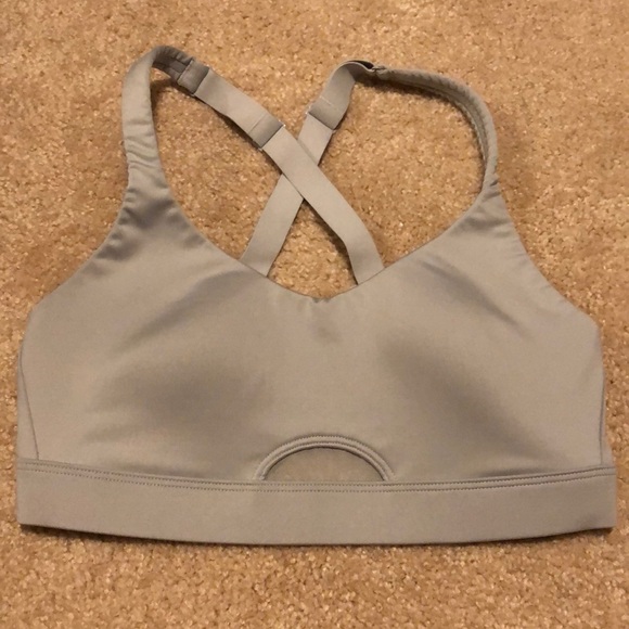 sports bra with hole in front
